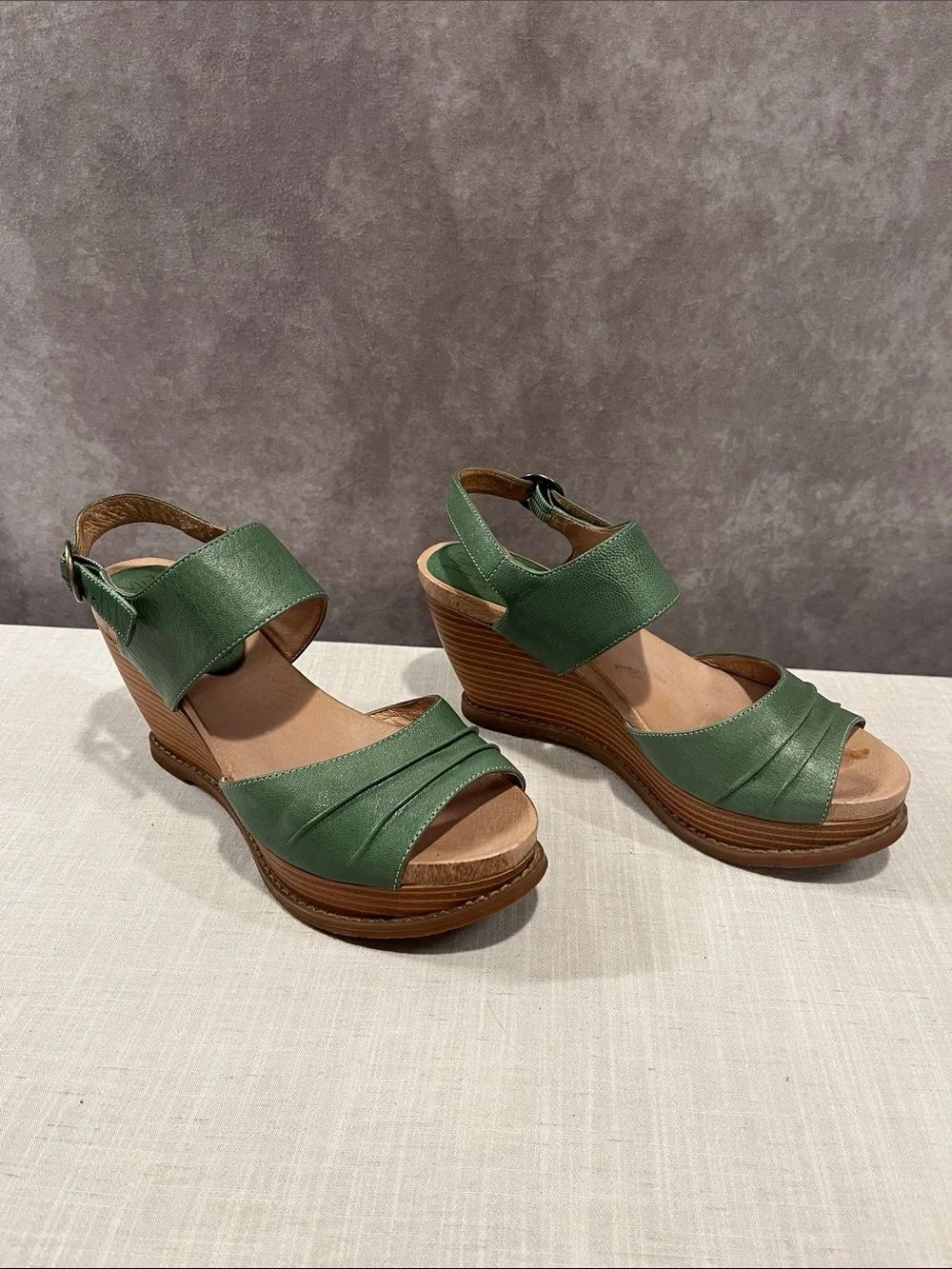 Miz Mooz Ruthy Green Wedge Platform Sandals - Comfortable Open-Toe size 7.5
